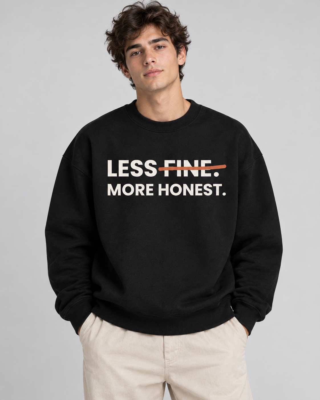 Herren Sweatshirt „Less fine. More honest.“ von ON2U am Modell (KI-generiert)