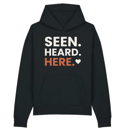 Herren Hoodie „Seen. Heard. Here.“ von ON2U – schwarz, Frontdruck